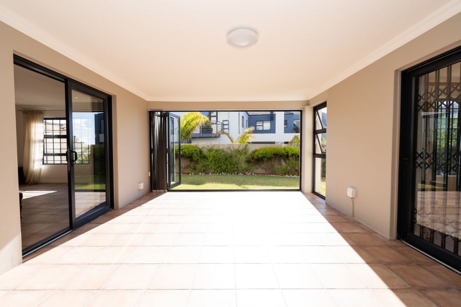 5 Bedroom Property for Sale in Myburgh Park Western Cape